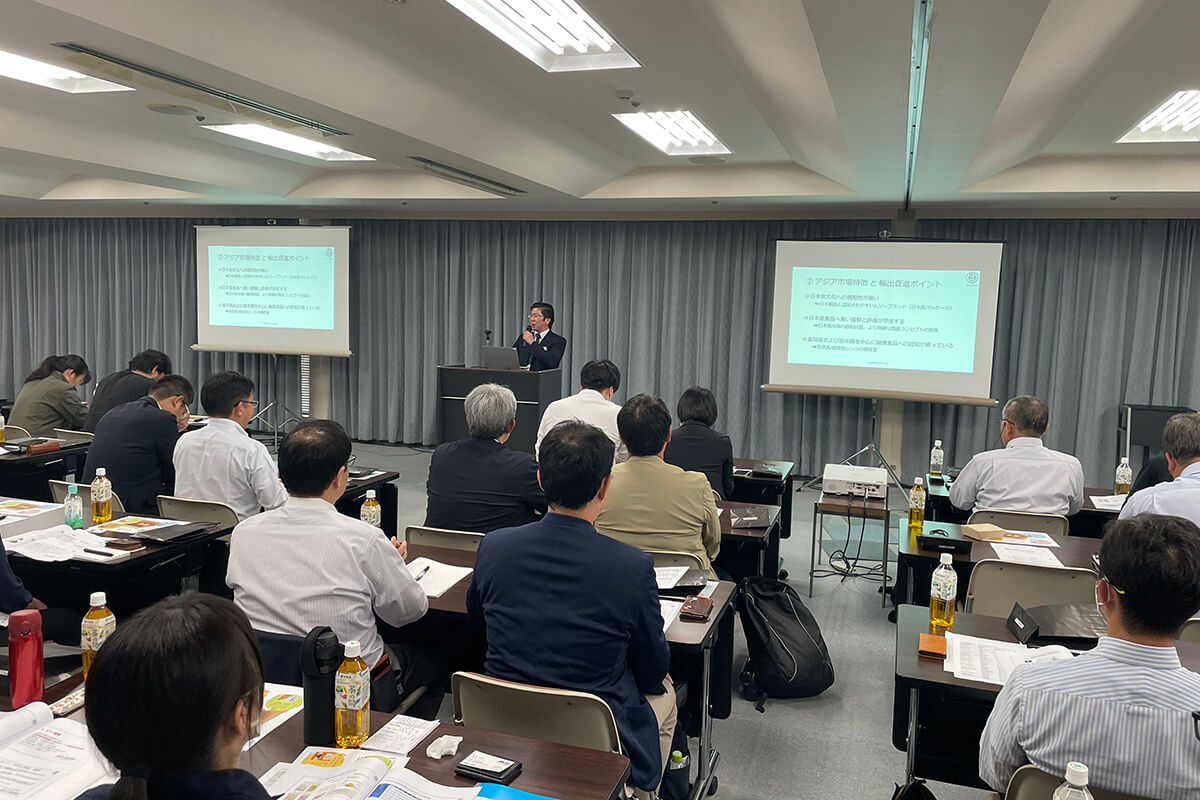 定期勉強会の開催